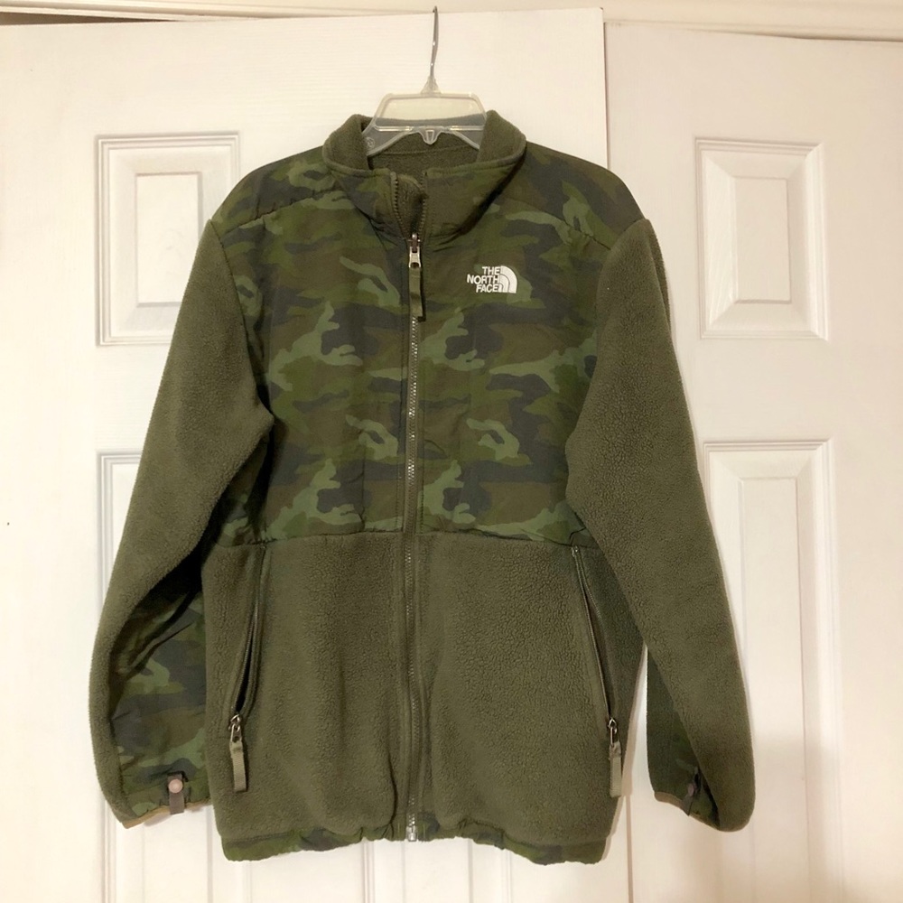 💥SOLD💥 The North Face kids Camouflage jacket